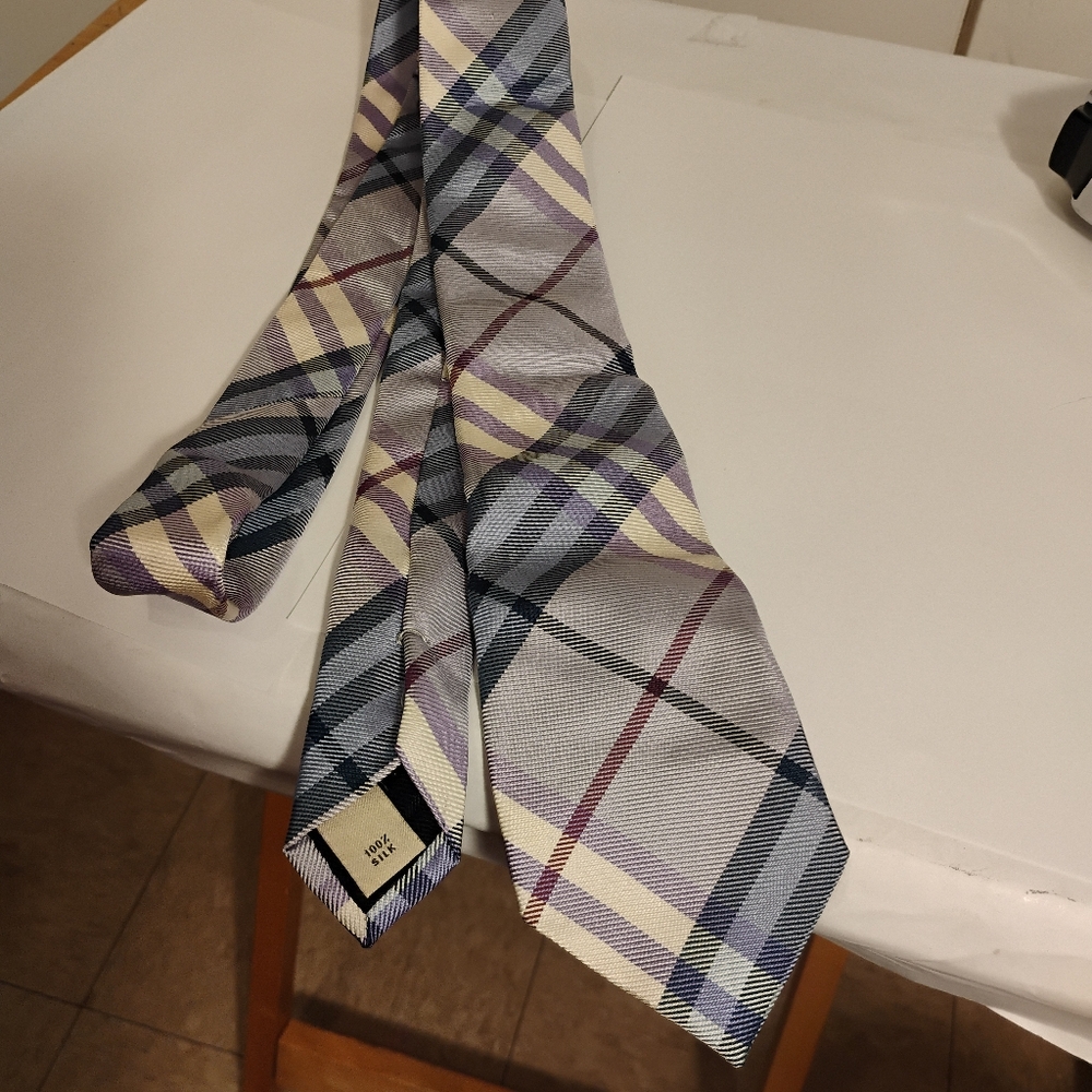 Burberry Mens Iconic Nova Check Skinny Tie 100% Silk - Picture 5 of 13